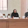 في إطار متابعة تنفيذ الأمر الملكي السامي وتوجيهات سمو ولي العهد رئيس مجلس الوزراء.. اجتماع تنسيقي بين "البلديات" و"الإسكان" و"الثقافة" مع مجلس أمانة العاصمة لاستعراض مستجدات إعادة تطوير المنطقة التاريخية لسوق المنامة
