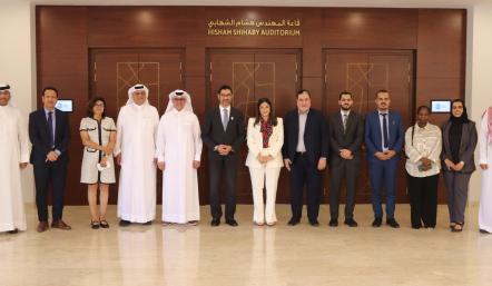 وزير شؤون البلديات والزراعة يزور جمعية المهندسين البحرينية