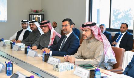 وزير شؤون البلديات والزراعة يزور المقر الجديد لمجلس أمانة العاصمة ويبحث المشاريع الخدمية