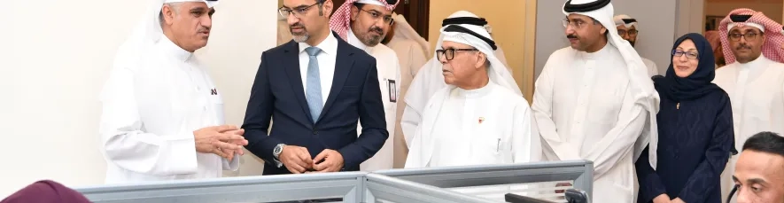 وزير شؤون البلديات والزراعة يتفقد مركز خدمة العملاء عن بعد للخدمات البلدية